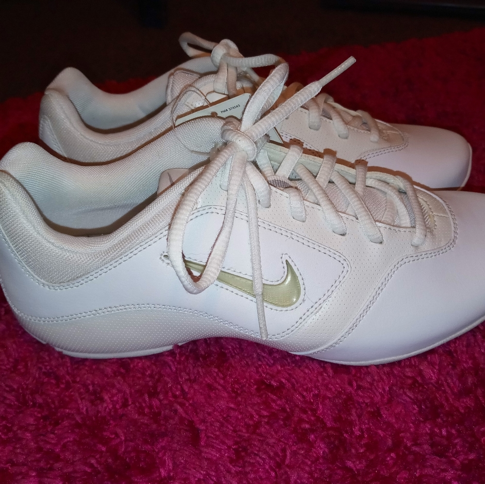 Women's Size 7 Nike's